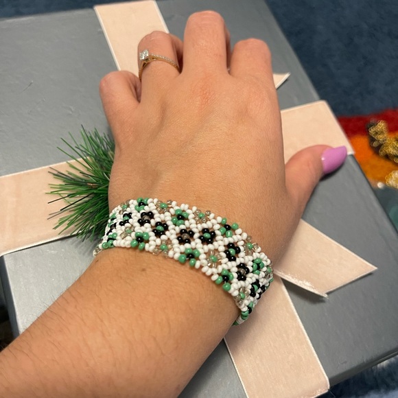 2 X 20 Handmade Necklace and Bracelet, and Chakira Bracelet, Chakira Necklace. - Picture 7 of 11